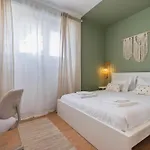 Apartment Terrace *