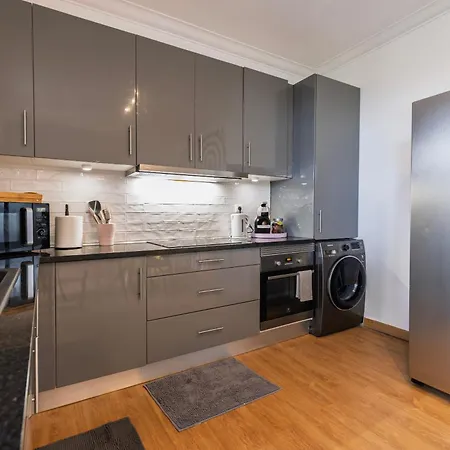 Terrace Apartment *